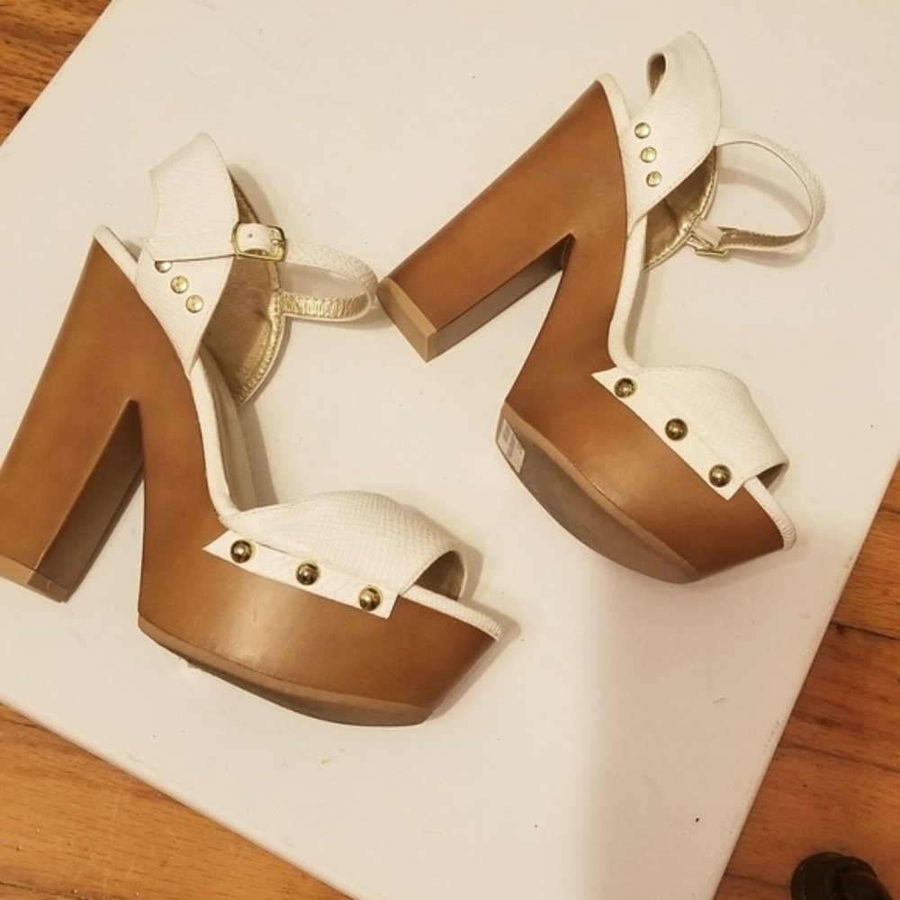 Quipid platform heels size 7